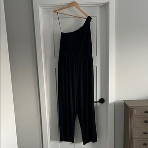 Kaileigh Black One-Shoulder Jumpsuit